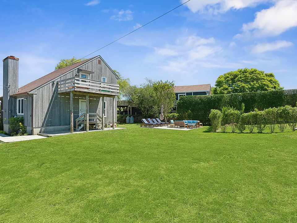 105 Benson Dr