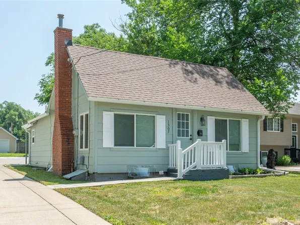 1307 E 26th Ct, Des Moines, IA 50317