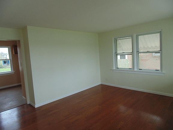 4th image of 906 W Home Ave