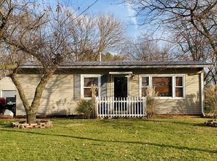 218 27th St N, Springfield, MI 49037