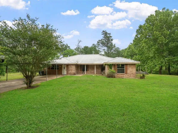 101 Walnut Dr, Coldspring, TX 77331