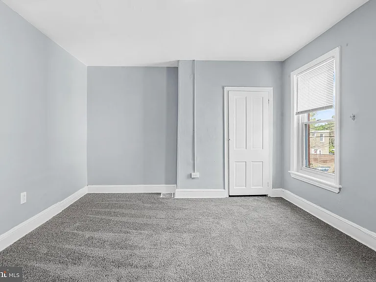 1638 W Juniata St — Photo 14
