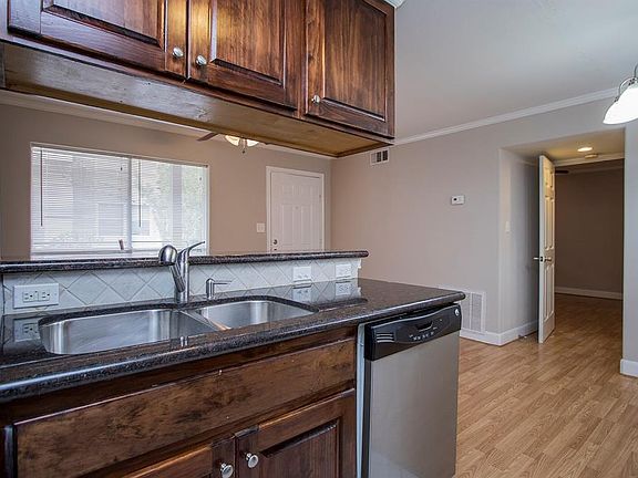 5th image of 1412 Hawthorne St #14