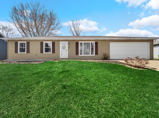 2305 Shaker Dr, Valparaiso, IN 46383