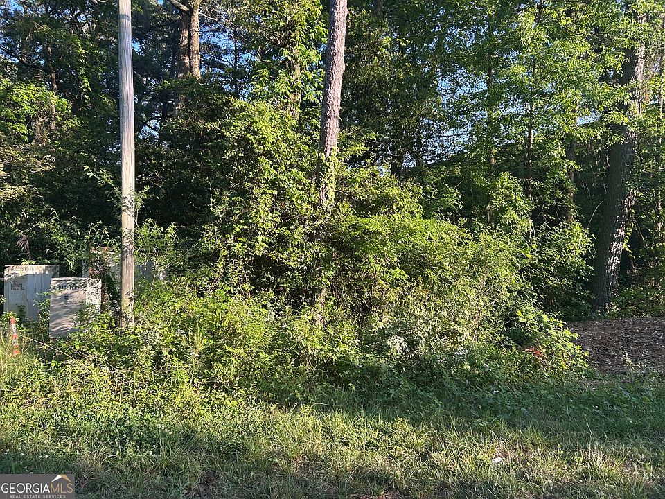 2nd image of 1060 Barnes Mill Rd
