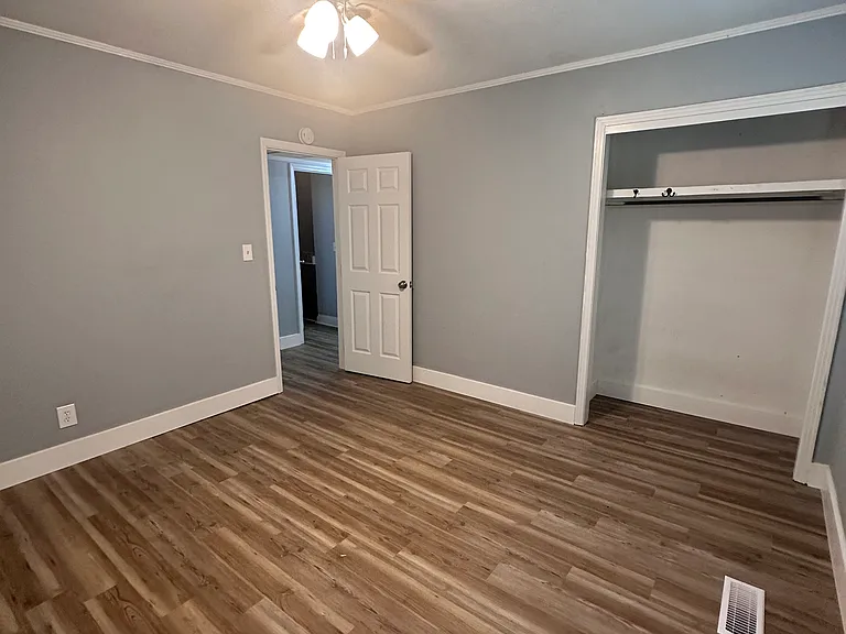 2030 Harold Ct — Photo 16