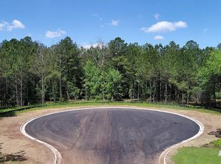 10 Hidden Lakes Dr, Albany, GA 31721