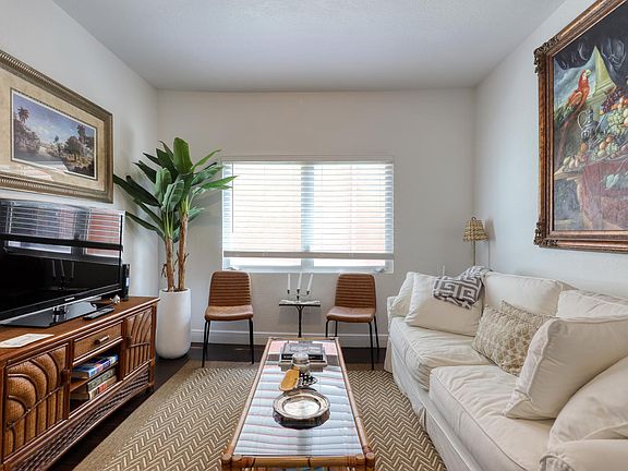 3rd image of 518 Biscayne Dr #A