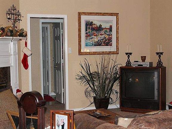 3rd image of 130 Landreaux Dr