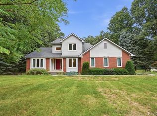 10928 Sunny Ridge Ct, Pinckney, MI 48169