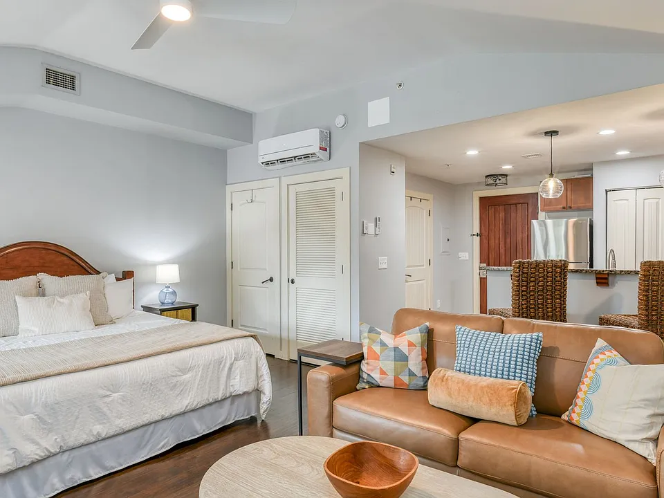 955 Registry Blvd #318