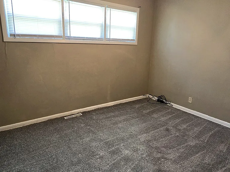 635 Steahlin Ave — Photo 6