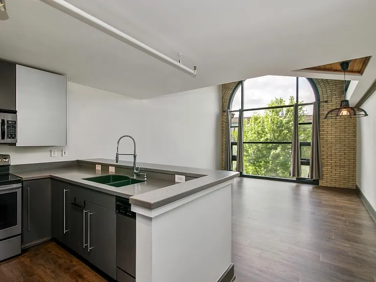 600 Broadway Ave NW #225 — Photo 5