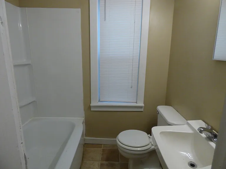 337 N Ellis St — Photo 25