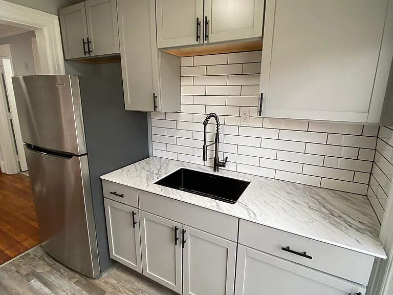 302 Barrington St #3 — Photo 6