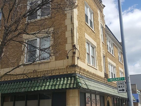 2nd image of 2820 W Peterson Ave #2
