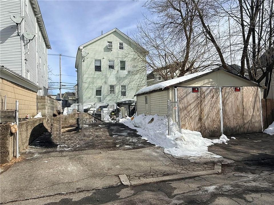 2nd image of 358 Douglas Ave