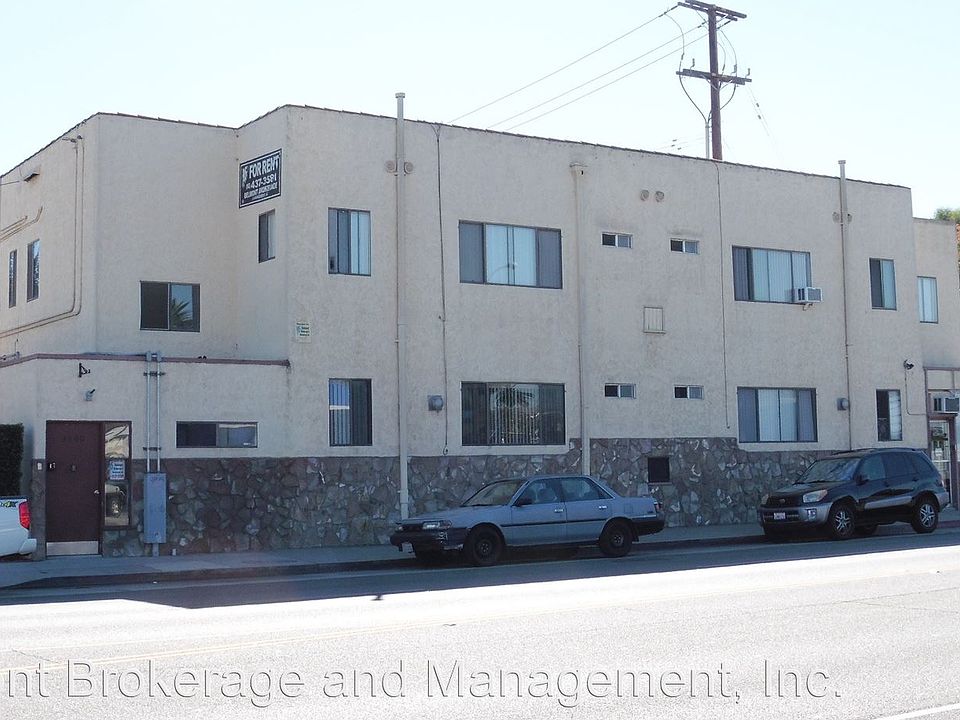 1st image of 3600 E 7th St APT 06