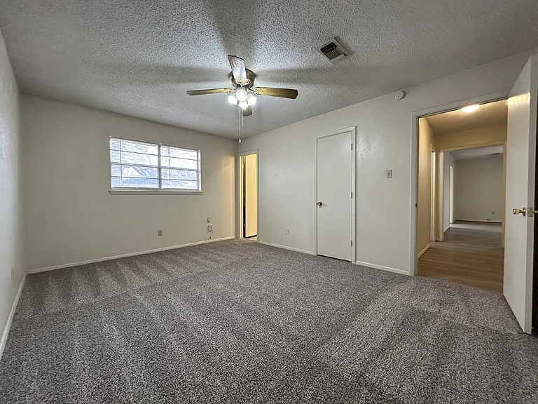4303 52nd St #B — Photo 8