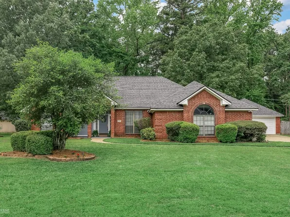 2803 Hillcrest Cir, Benton, LA 71006