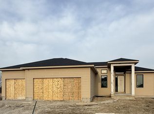 517 Timberline Dr, Gilbert, IA 50105