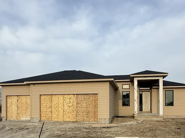 517 Timberline Dr, Gilbert, IA 50105