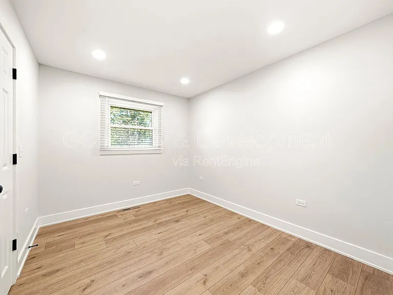 106 Hawthorne Dr — Photo 9