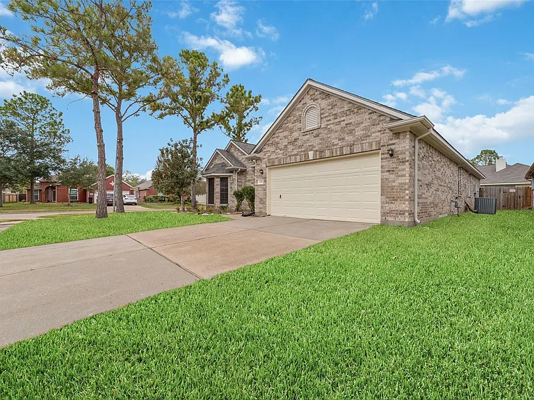 3130 Orchard Bend Dr — Photo 2