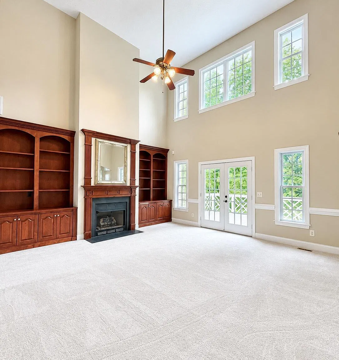 5 bed, 3.5 bath, 5087 sqft, $4,995 — Photo 4