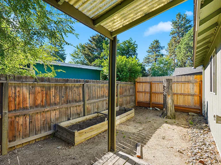 510 NE Quimby Ave #2 — Photo 17