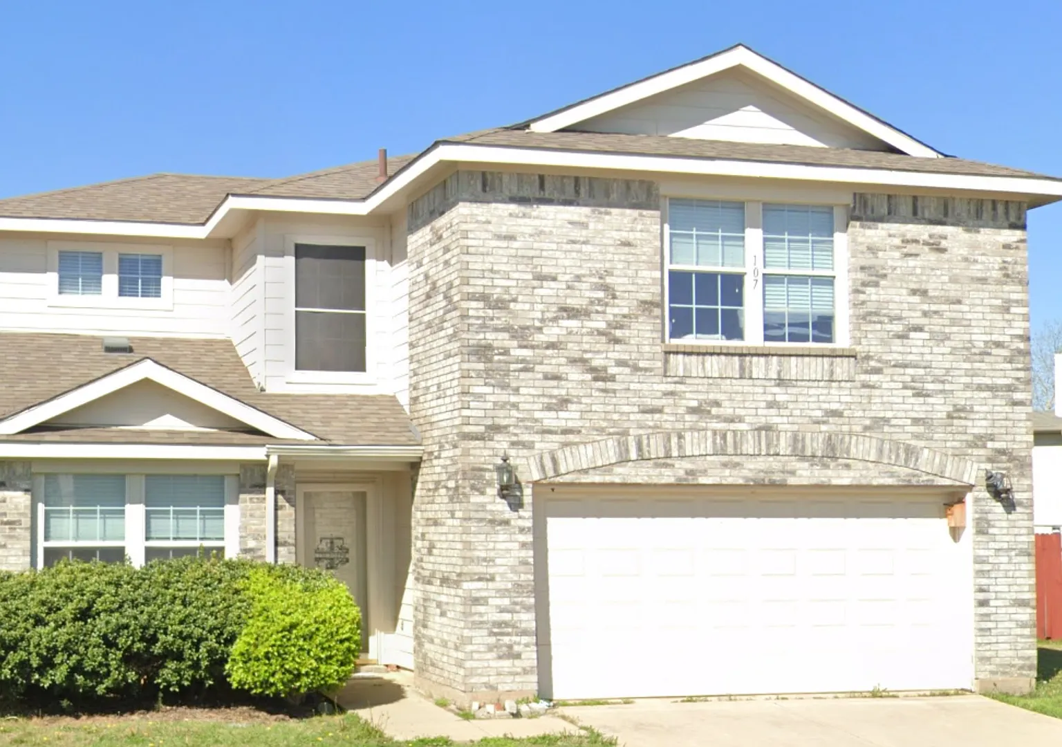 4 Bedroom/3 Bath — Photo 1