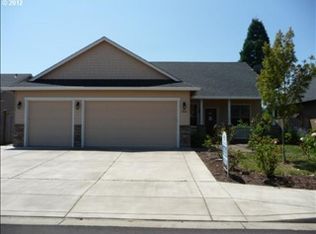 1025 Kaylee Ave, Junction City, OR 97448
