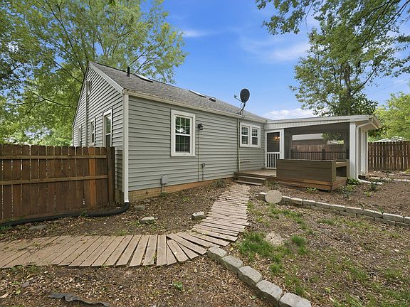 4th image of 1627 Melody Ln