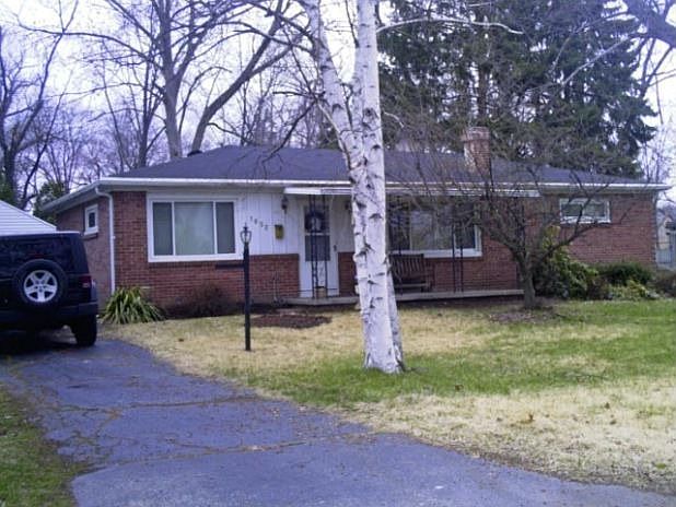 2nd image of 1052 Metcalf Rd