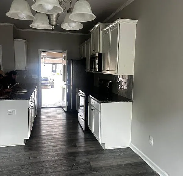 3618 Acorn Dr — Photo 2