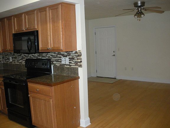 2nd image of 6955 Bellaire Dr