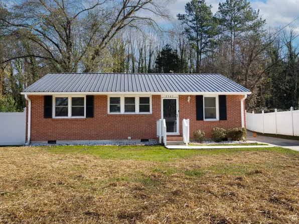 2305 Dandridge Dr, Raleigh, NC 27610