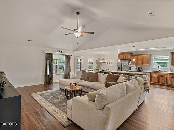 5th image of 1502 Griffitts Blvd