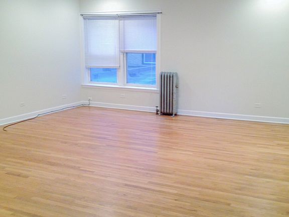 2nd image of 3929 N Pine Grove Ave #3
