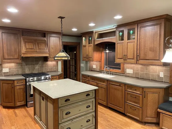 (undisclosed Address), Cedarburg, WI 53012