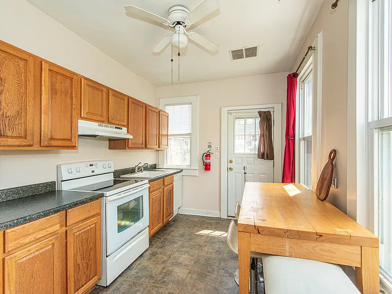 10 Banghart Pl — Photo 6