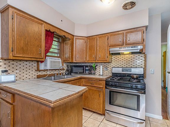2nd image of 1416 Derby Dr NW