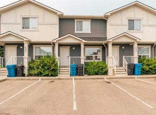 237 S Silkstone Rd W #2, Lethbridge, AB T1J 4J9