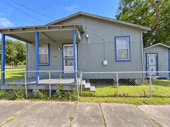 114 W 15th St, Port Arthur, TX 77640
