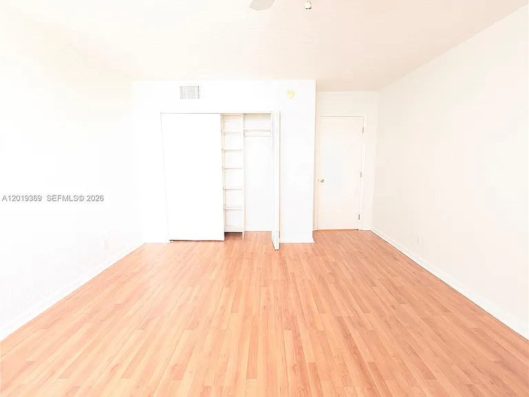1900 Diana Dr #3E — Photo 37