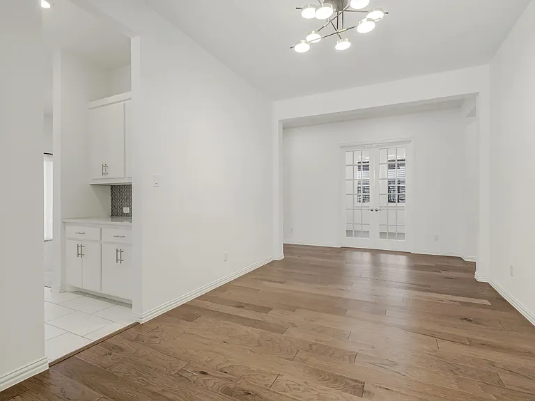 8308 Pine Valley Dr — Photo 15