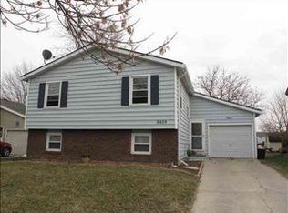 2409 Clearwater Ave, Bloomington, IL