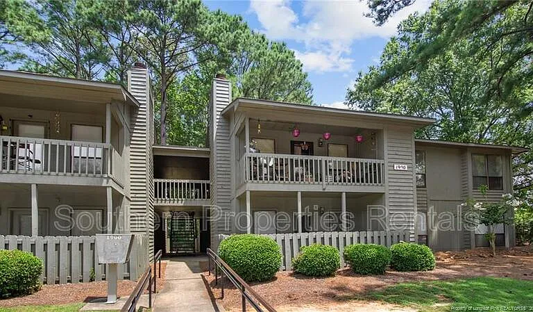 1900 Tryon Dr #3-1 — Photo 1
