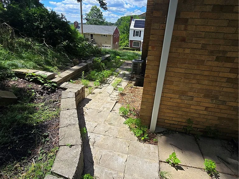 325 Outlook St — Photo 39