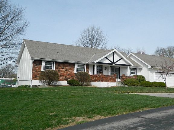 3rd image of 117 Woodbridge Ln